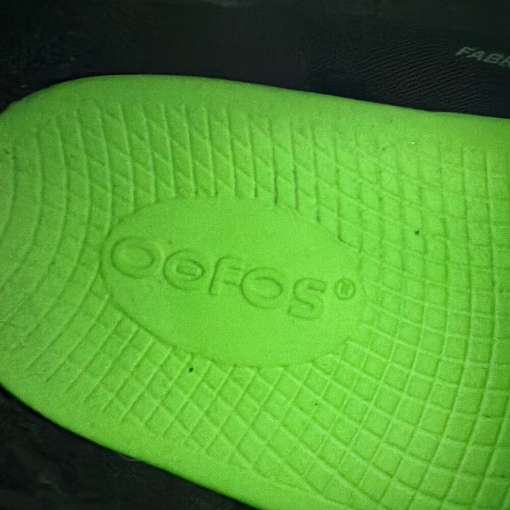 OOFOS OOmg eeZee Low Shoes Womens Size 7 Black Recovery Sneaker Slip On - Picture 5 of 10